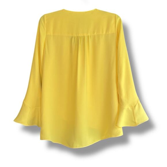 Vince Camuto sunburst yellow V-Neck 3/4-Flutter Sleeve Blouse NEW - Picture 4 of 7